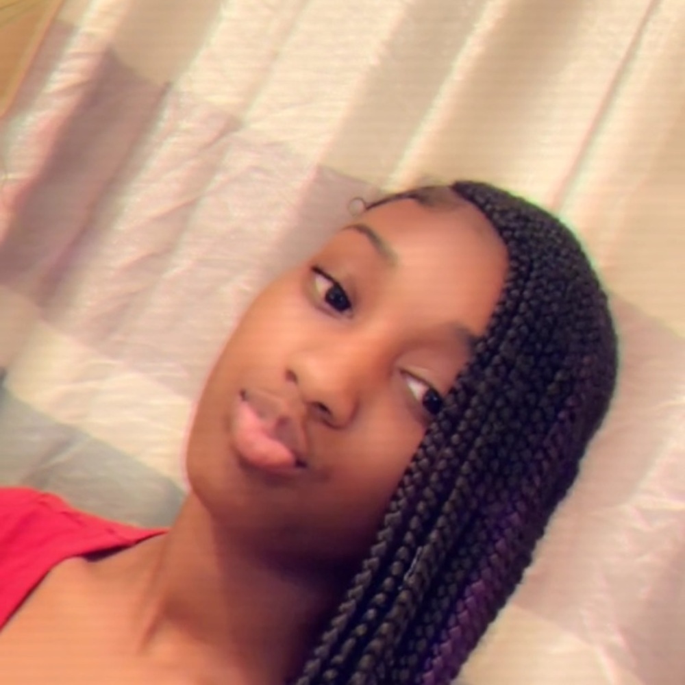 Meet your Posher, Akyla